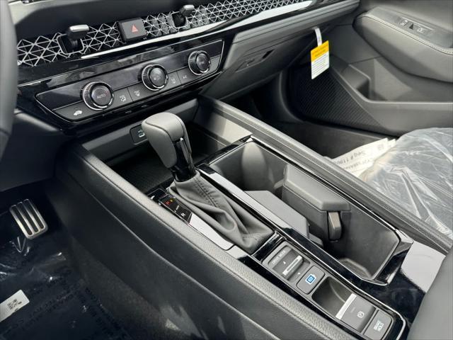 Photo of 2025 Platinum White Pearl Honda Accord Hybrid