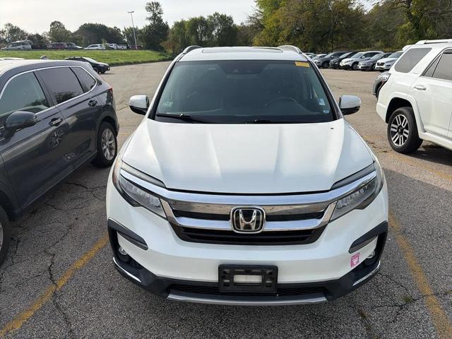 Photo of 2019 White Diamond Pearl Honda Pilot
