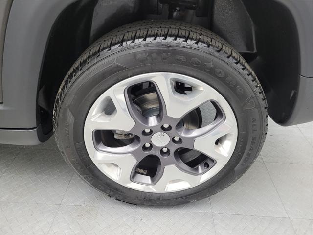 Photo of 2020 Gray Jeep Compass