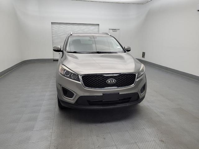 Photo of 2016 Platinum Graphite Kia Sorento