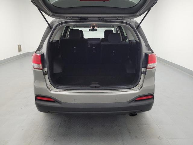 Photo of 2016 Platinum Graphite Kia Sorento