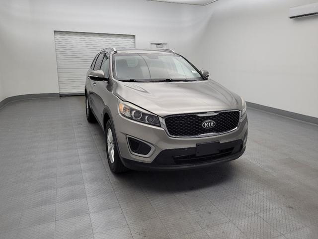 Photo of 2016 Platinum Graphite Kia Sorento