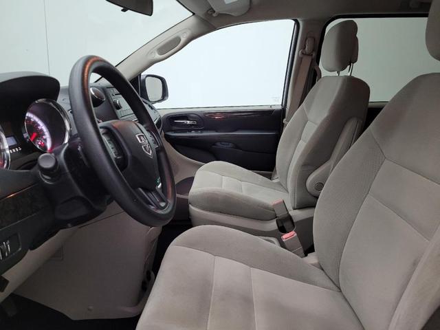 Photo of 2014 Bright White Clearcoat Dodge Grand Caravan