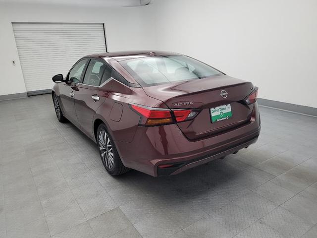 Photo of 2023 Red Nissan Altima