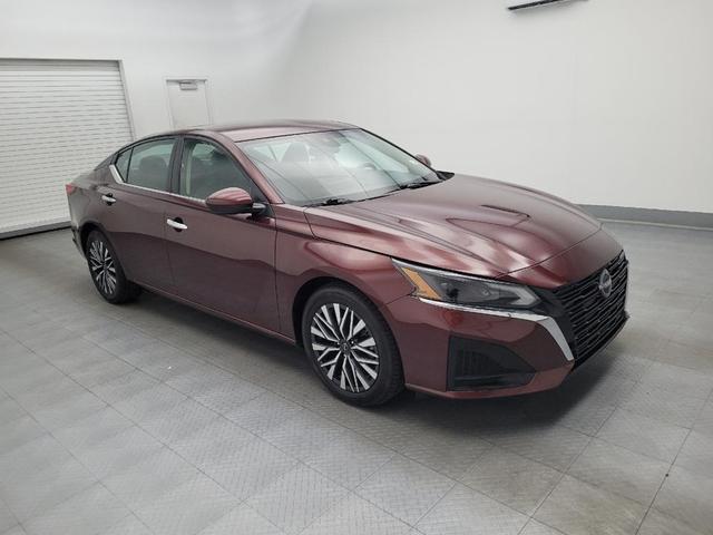 Photo of 2023 Red Nissan Altima