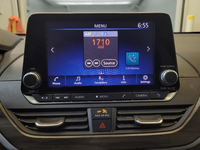 Photo of 2023 Red Nissan Altima