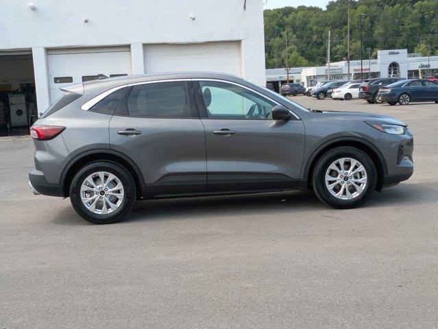 Photo of 2024 Carbonized Gray Metallic Ford Escape