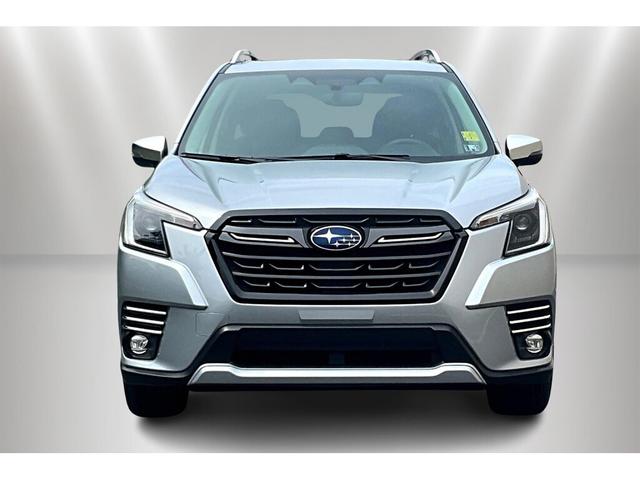 Photo of 2022 Ice Silver Metallic Subaru Forester