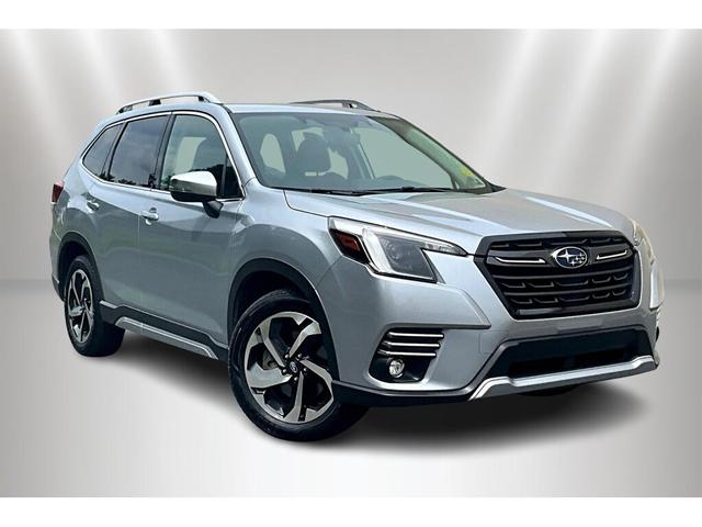 Photo of 2022 Ice Silver Metallic Subaru Forester