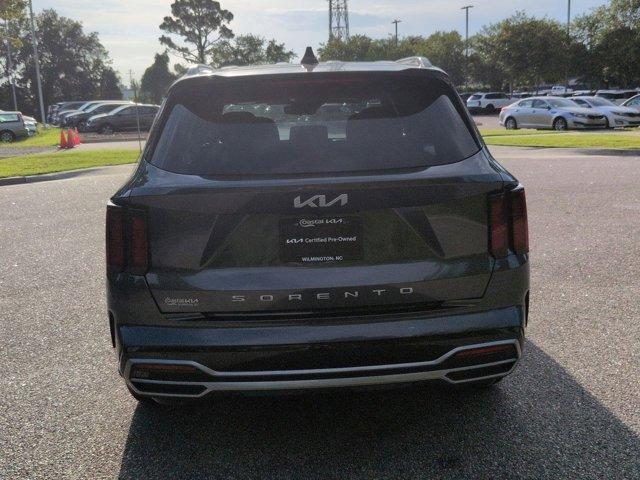 Photo of 2022 Gray Kia Sorento