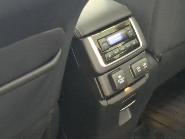 Photo of 2022 Ice Silver Metallic Subaru Ascent