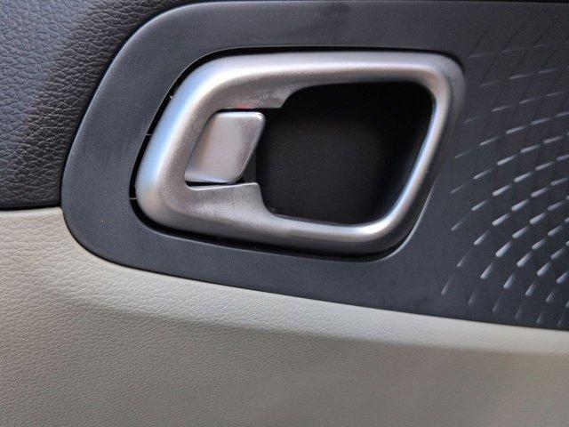 Photo of 2023 Gray Kia Soul