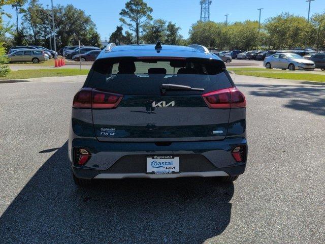 Photo of 2022 Blue Kia Niro