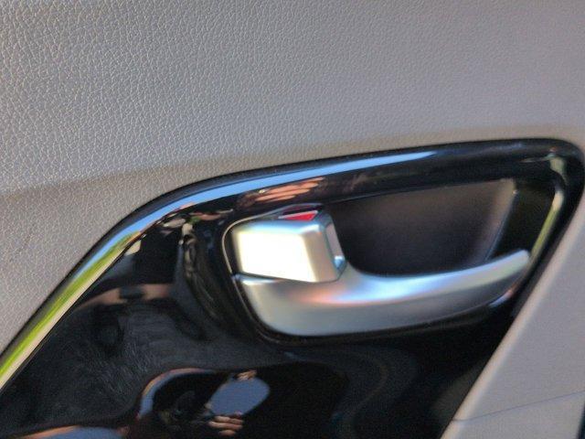 Photo of 2022 Blue Kia Niro