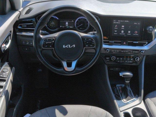 Photo of 2022 Blue Kia Niro