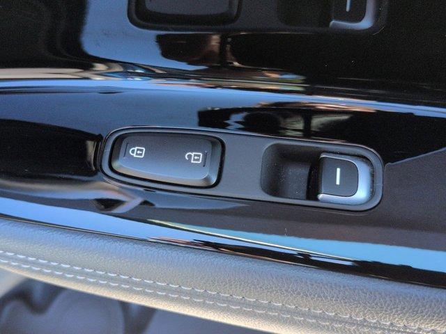 Photo of 2022 Blue Kia Niro