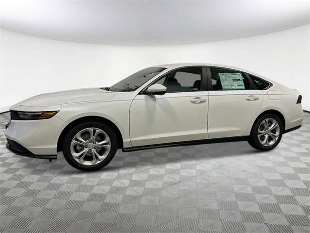Photo of 2025 Platinum White Pearl Honda Accord