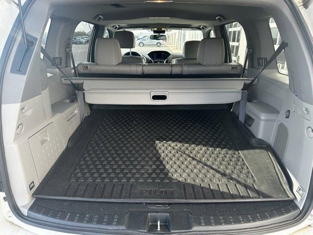 Photo of 2015 Taffeta White Honda Pilot