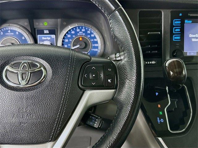 Photo of 2017 Midnight Black Metallic Toyota Sienna