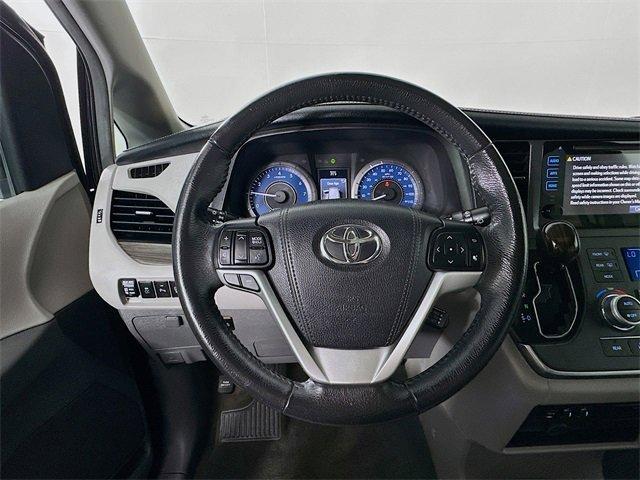 Photo of 2017 Midnight Black Metallic Toyota Sienna