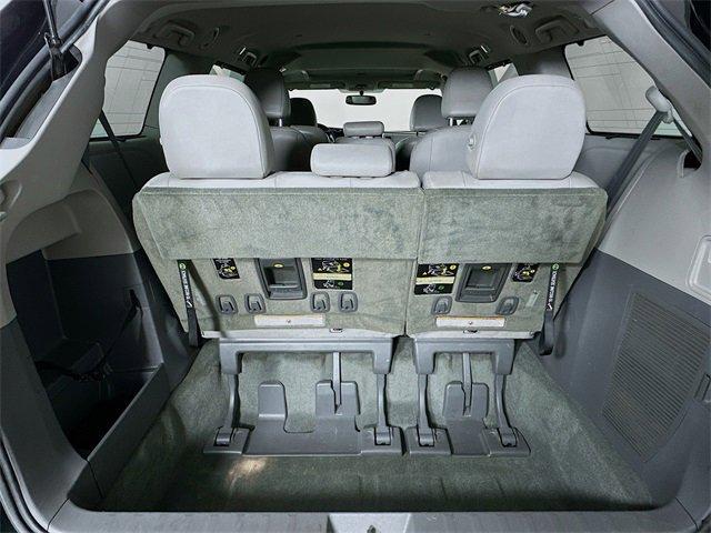 Photo of 2017 Midnight Black Metallic Toyota Sienna