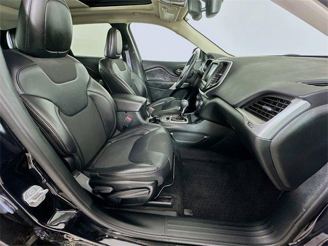 Photo of 2018 Diamond Black Jeep Cherokee