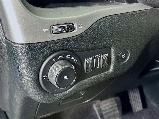 Photo of 2018 Diamond Black Jeep Cherokee