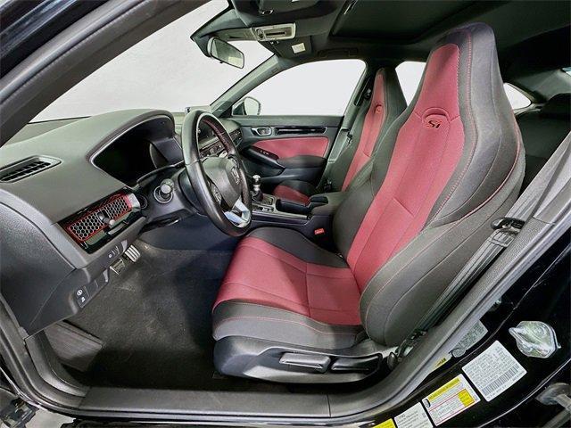 Photo of 2024 Crystal Black Pearl Honda Civic Si