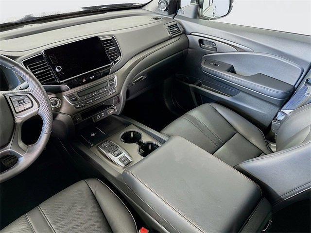 Photo of 2024 Crystal Black Pearl Honda Ridgeline