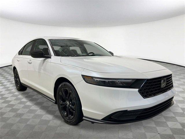 Photo of 2025 Platinum White Pearl Honda Accord