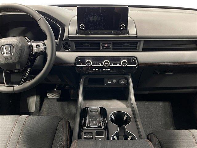 Photo of 2025 Sonic Gray Pearl Honda Pilot
