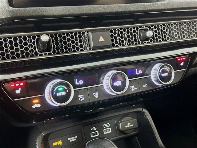 Photo of 2023 Platinum White Pearl Honda Civic