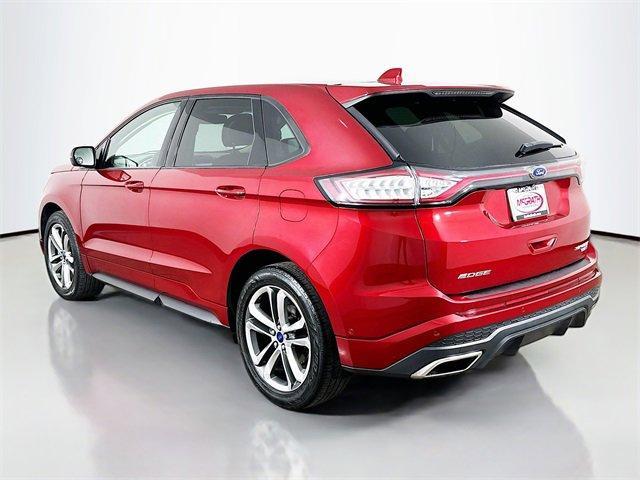 Photo of 2016 Ruby Red Metallic Ford Edge