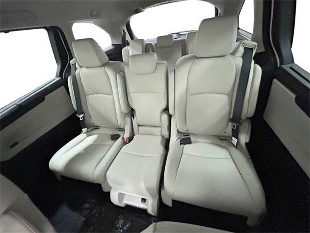 Photo of 2025 Radiant Red Metallic Honda Odyssey