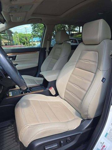 Photo of 2020 Platinum White Pearl Honda CR-V Hybrid