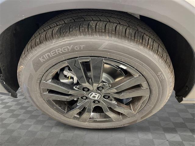 Photo of 2026 Platinum White Pearl Honda HR-V