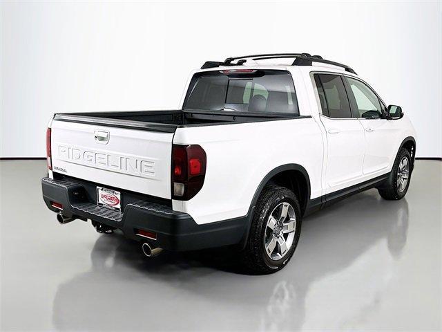 Photo of 2025 Platinum White Pearl Honda Ridgeline