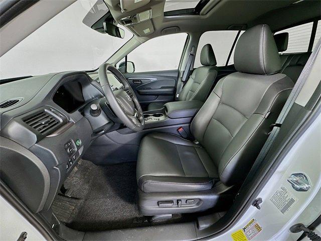 Photo of 2025 Platinum White Pearl Honda Ridgeline