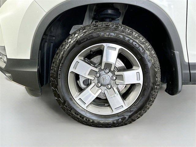 Photo of 2025 Platinum White Pearl Honda Ridgeline