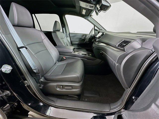 Photo of 2025 Crystal Black Pearl Honda Passport
