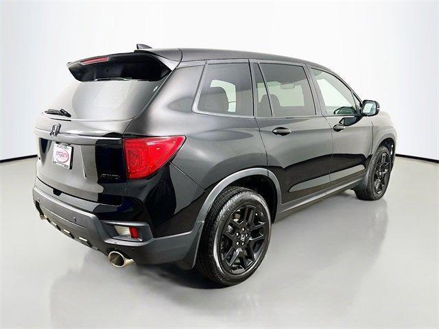 Photo of 2025 Crystal Black Pearl Honda Passport