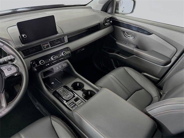 Photo of 2025 Crystal Black Pearl Honda Pilot