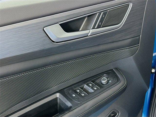 Photo of 2024 Kingfisher Blue Volkswagen Atlas Cross Sport