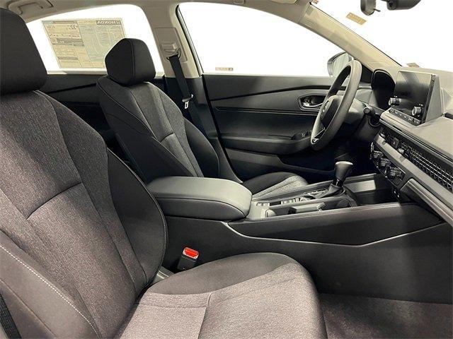 Photo of 2025 Platinum White Pearl Honda Accord