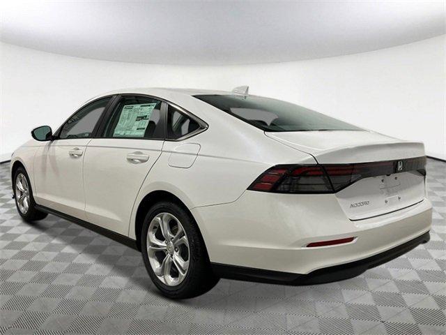 Photo of 2025 Platinum White Pearl Honda Accord