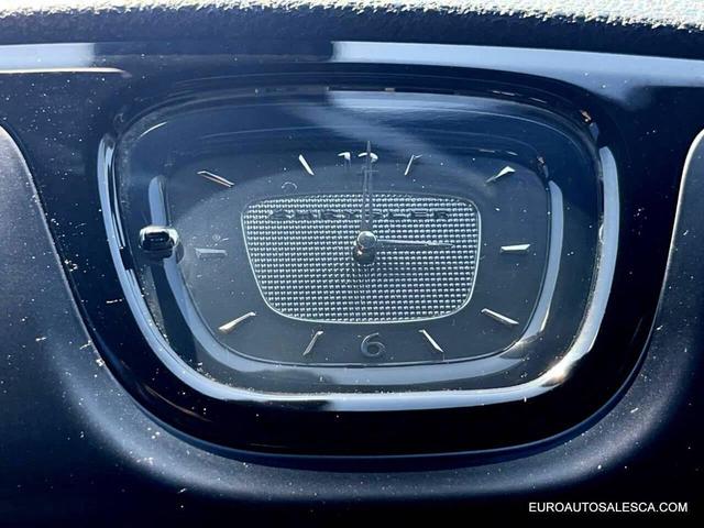 Photo of 2022 Gloss Black Chrysler 300