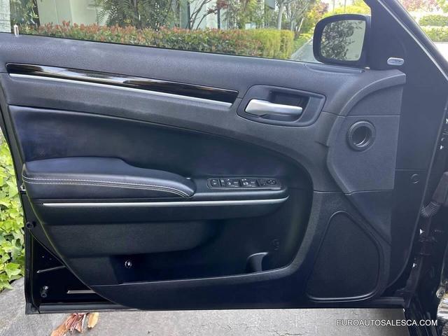 Photo of 2022 Gloss Black Chrysler 300