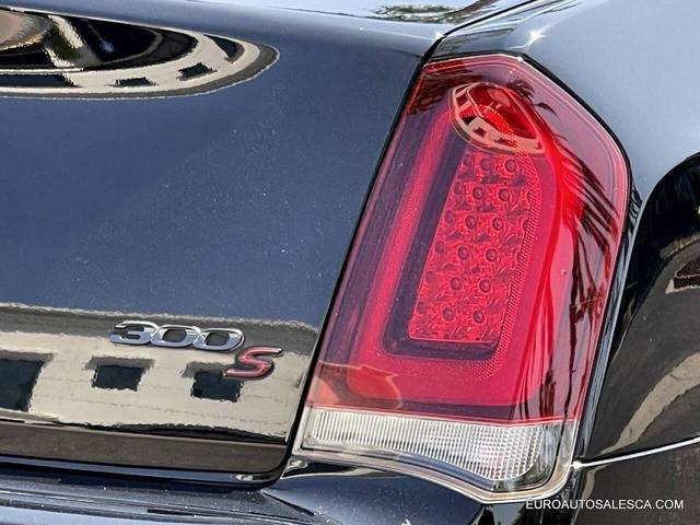 Photo of 2022 Gloss Black Chrysler 300