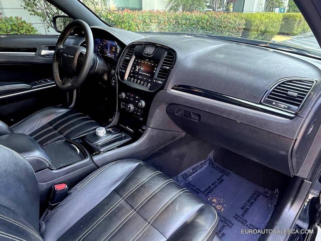 Photo of 2022 Gloss Black Chrysler 300