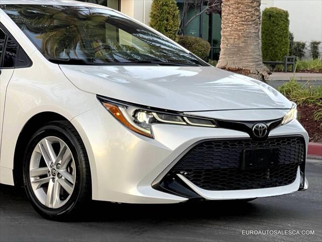 Photo of 2021 Super White Toyota Corolla